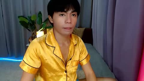 Xyrien online show from April 19, 3:00 pm