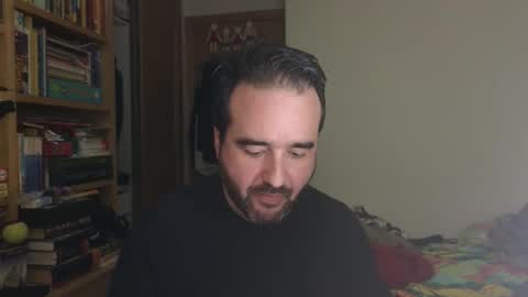 curiosillo1983 online show from December 1, 8:34 pm