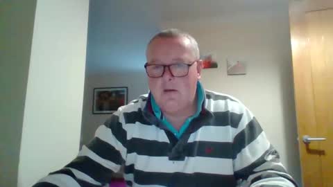 Snapshot of curiousax77 chatting on December 19, 10:13 am curiousax77 online show from December 19, 10:13 am