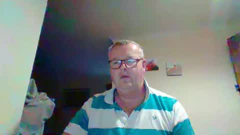 Snapshot of curiousax77 chatting on December 31, 8:59 am curiousax77 online show from December 31, 8:59 am