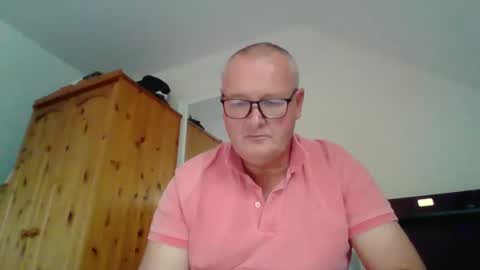 Snapshot of curiousax77 chatting on October 2, 1:37 pm curiousax77 online show from October 2, 1:37 pm