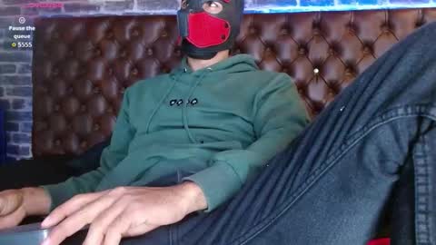 --Yeison-- online show from December 21, 1:52 pm