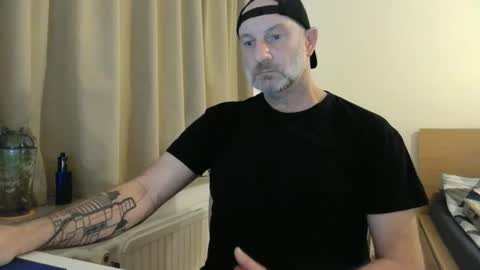 Snapshot of curman85 chatting on November 2, 12:04 am Curman85 online show from November 2, 12:04 am