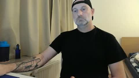 Snapshot of curman85 chatting on October 27, 10:56 pm Curman85 online show from October 27, 10:56 pm