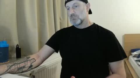 Snapshot of curman85 chatting on January 6, 11:31 pm Curman85 online show from January 6, 11:31 pm