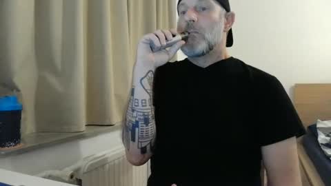 Snapshot of curman85 chatting on December 22, 12:07 am Curman85 online show from December 22, 12:07 am