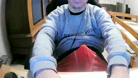 Cuteboy090 online show from March 19, 11:08 pm