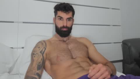 cuteeboy online show from December 27, 9:06 am