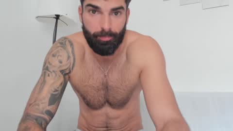 cuteeboy online show from January 30, 8:32 am