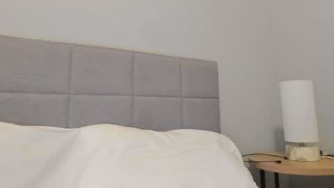 cuteeboy online show from January 4, 11:48 pm