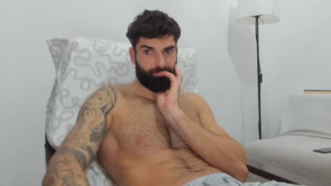 cuteeboy online show from January 31, 7:40 pm