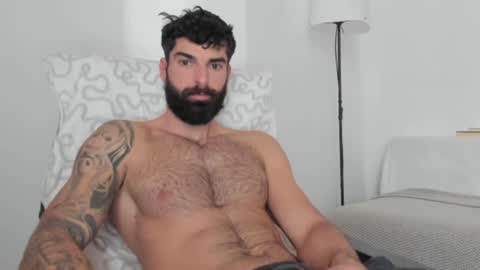 cuteeboy online show from February 4, 7:07 am