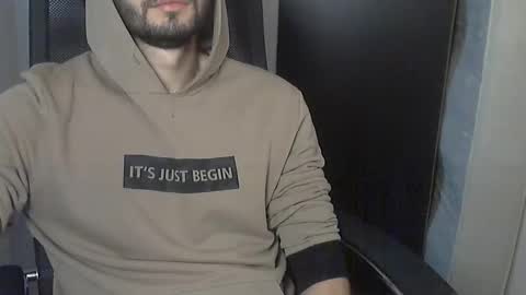 Dolce online show from December 2, 7:44 am