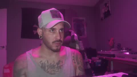 Snapshot of dabirdfree chatting on September 20, 11:49 pm Destroyer online show from September 20, 11:49 pm