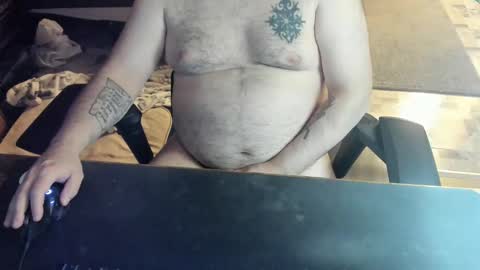 Snapshot of dadbodfatrod chatting on February 23, 10:53 pm Daddy online show from February 23, 10:53 pm