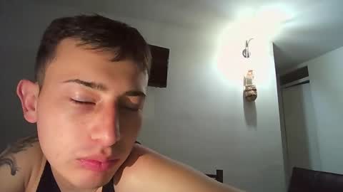 damian_de online show from February 24, 11:41 pm