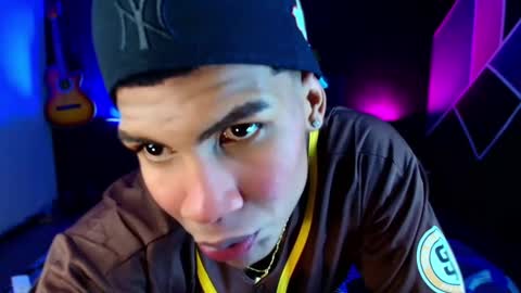 Damian online show from February 25, 3:09 am