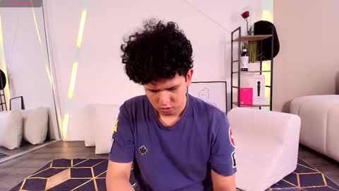 damian_salvatoree online show from November 14, 7:37 pm