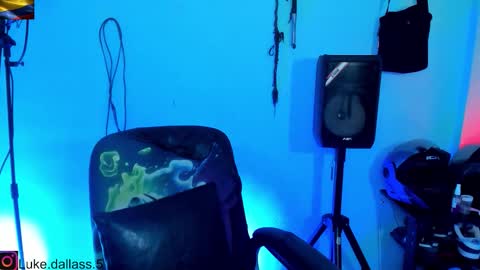 damian_tornerr online show from January 18, 10:50 am