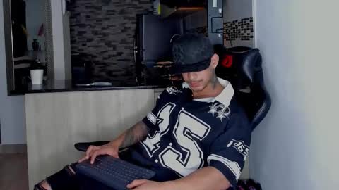 INSTAGRAM  DAMMIANMILLEROFICIAL online show from January 16, 11:35 am