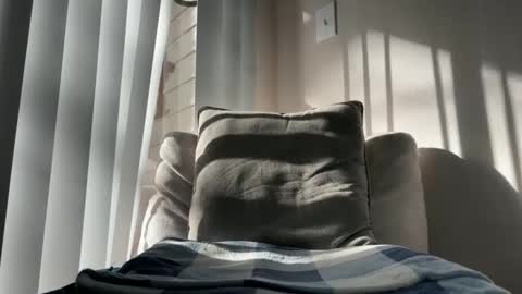 Clyde online show from April 6, 2:18 pm