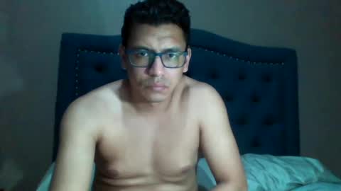 DamnSexy0102 online show from January 13, 4:39 am