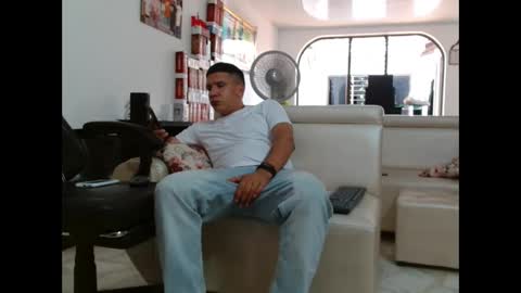 damyan_2003 online show from February 24, 6:30 pm