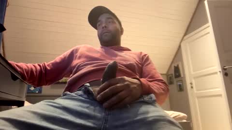 dan_the_man43 online show from January 17, 6:00 pm