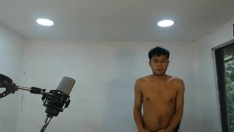 Snapshot of danielitopapii chatting on October 16, 12:35 pm danielitopapii online show from October 16, 12:35 pm