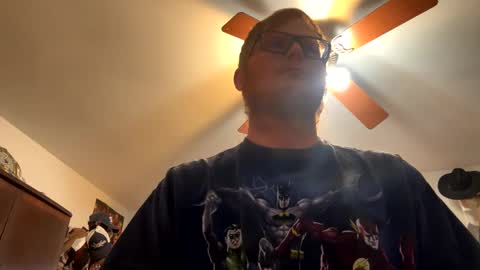 Snapshot of danielp_mod_cb chatting on January 28, 10:12 pm Daniel y. online show from January 28, 10:12 pm