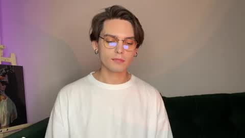 danieltuckerr online show from October 5, 5:00 am