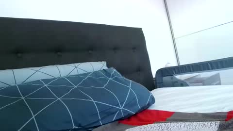 Snapshot of danrud81 chatting on January 4, 10:16 am Daniel online show from January 4, 10:16 am