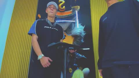 dante_brown1 online show from December 3, 5:24 am