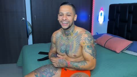 danyfitguy_ online show from December 18, 11:40 pm