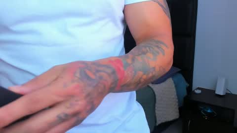 danyfitguy_ online show from January 6, 1:19 pm