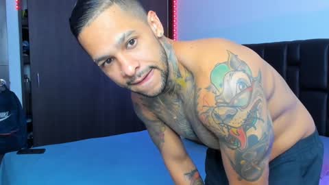 danyfitguy_ online show from February 6, 9:43 am