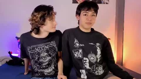 darcy_and_stolas online show from April 16, 10:01 pm