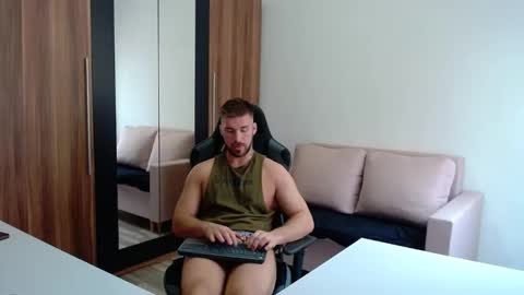 darius_94 online show from October 24, 1:24 pm