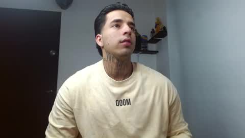 Darius Phoenix  online show from January 11, 8:23 pm