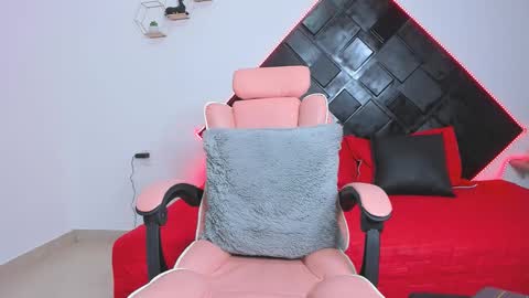 dark_valentino online show from March 18, 5:54 am