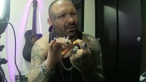 darkclothes online show from February 8, 5:08 am