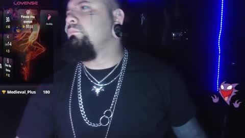 darkclothes online show from November 30, 6:26 am