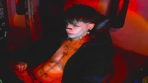   online show from November 8, 7:33 am