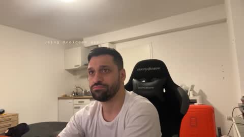 Snapshot of darkschneider_ chatting on October 31, 2:35 am darkschneider_ online show from October 31, 2:35 am