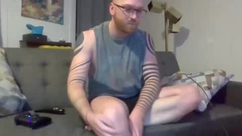 darlcomllc online show from March 7, 2:57 am