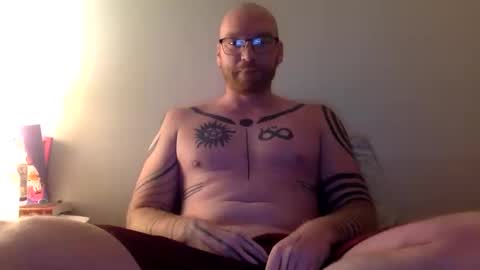 darlcomllc online show from January 24, 4:16 am