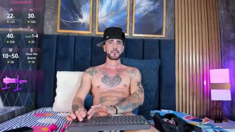 W E L C O M E  I AM  D A R W I N HORNY  online show from December 15, 9:45 pm