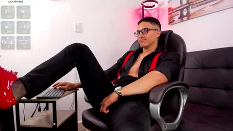 Dash online show from November 8, 3:59 pm