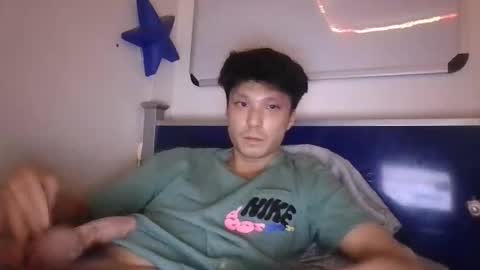 datnutboi online show from December 17, 6:09 am