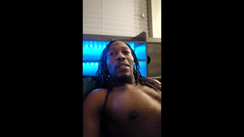 datthanglng online show from March 13, 10:23 am